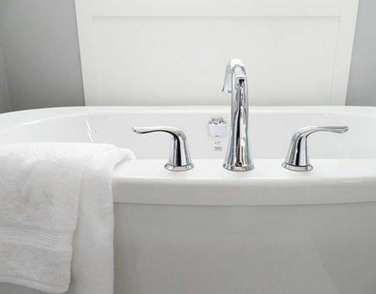 how to replace bathtub faucet