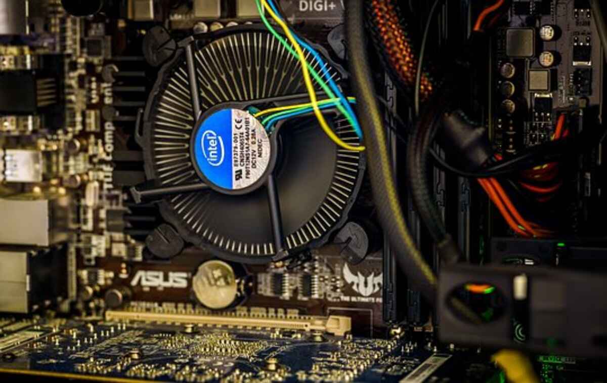 How to Keep Your PC Components Cool and Quiet 3 pc components